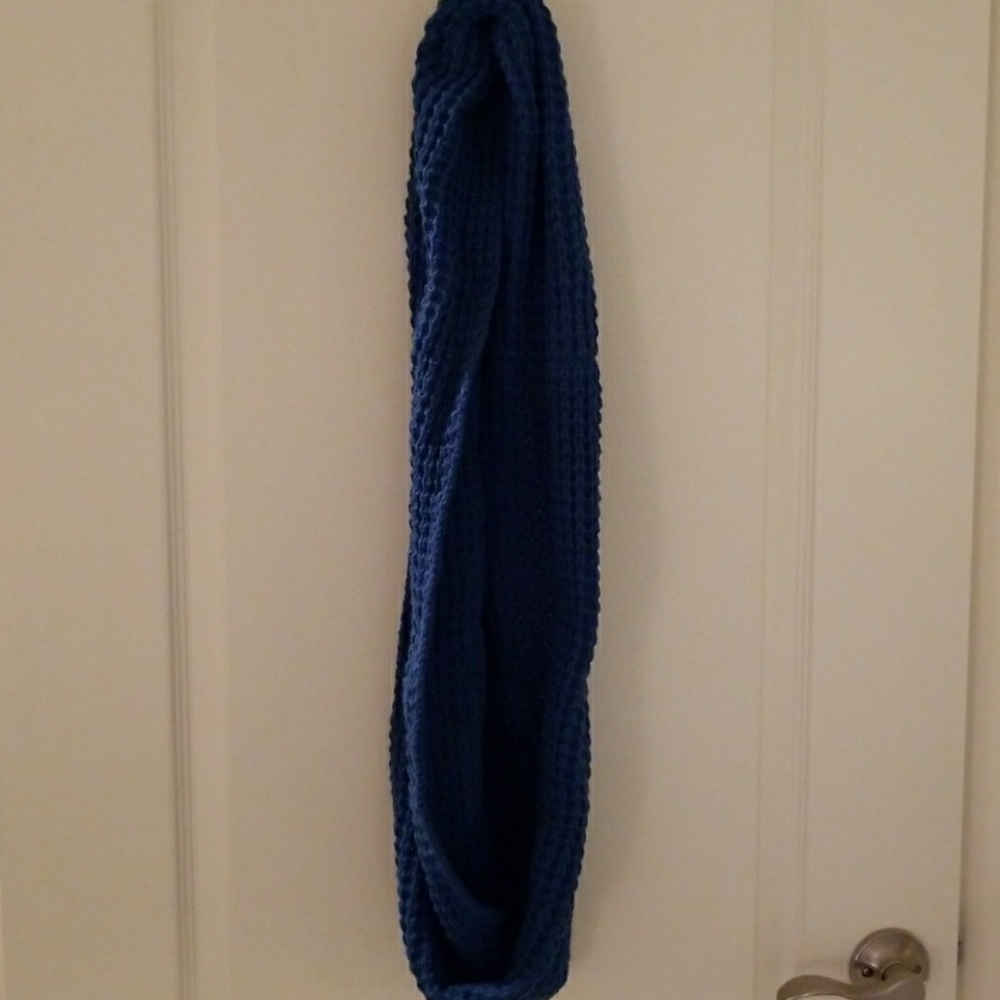 Blue knit infinity scarf NEVER WORN
